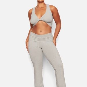 SKIMS twist tie tank. Size Small. Never worn. Super comfy!